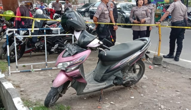 Motor yang diduga milik pelaku bom bunuh diri di Mapolrestabes Medan. Foto : Istimewa