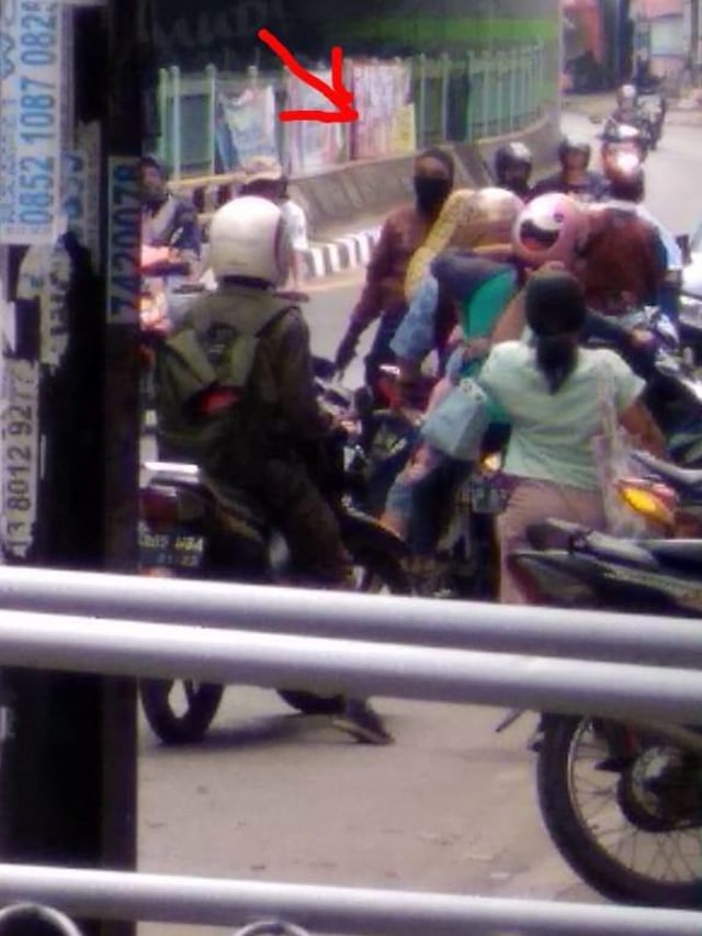 Remaja 13 Tahun Pakai Seragam Polisi, Cegah Pelawan Arus di Ciputat (812)