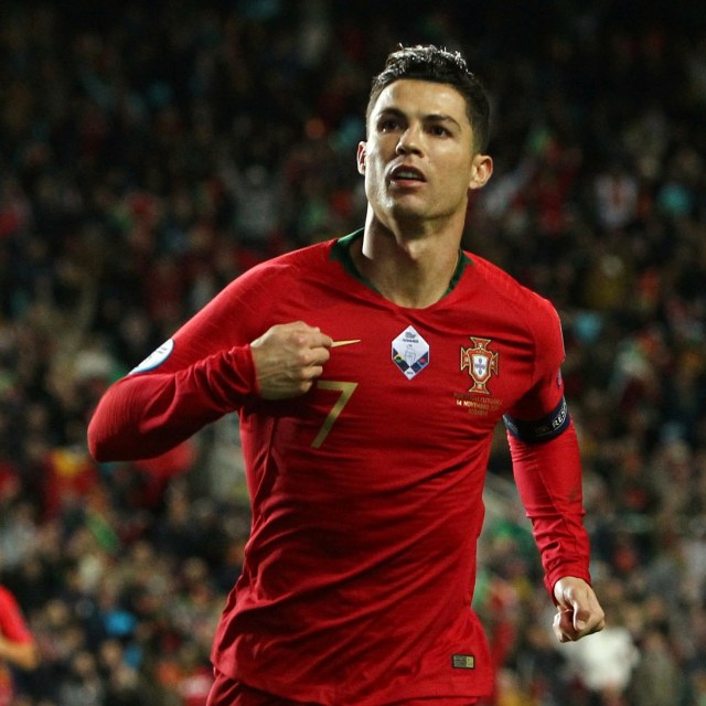 Tenang, ada Cristiano Ronaldo. Foto: REUTERS/Pedro Nunes