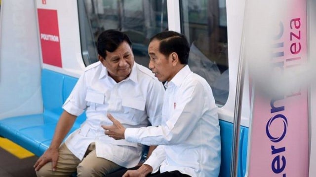 Pertemuan pertama Jokowi-Prabowo pasca pilpres   foto: Dok Sek Kabinet/Tribunnews