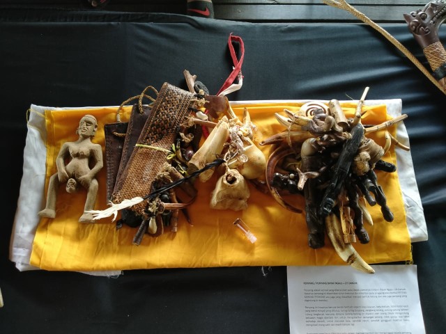 Melihat Senjata Khas Suku Dayak di Pameran Borneo XTRA-DIKSI Pontianak (39151)