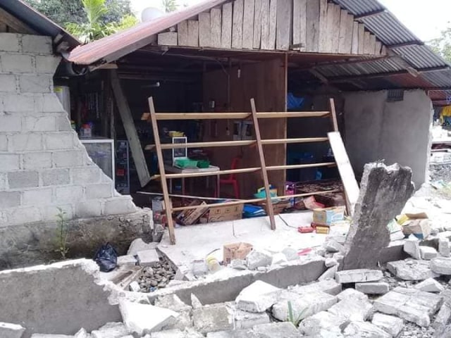 Kerusakan rumah akibat gempa 6,5 skala richter, Kamis (26/9) (Foto: dok. ambonnesia)