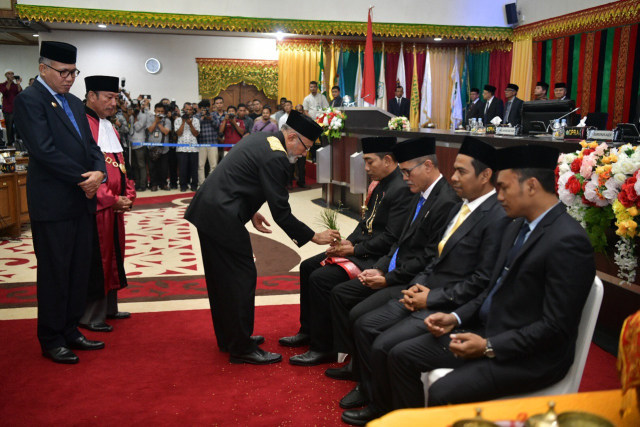 Pimpinan Definitif, Ketua DPR Aceh Dijabat Politisi Partai Lokal (10637)