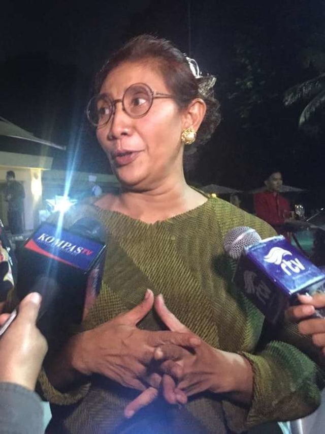 Susi Pudjiastuti usai menghadiri acara gathering Pandu Laut di Hotel Borobudur, Jakarta. Foto: Andesta Herli Wijaya/kumparan