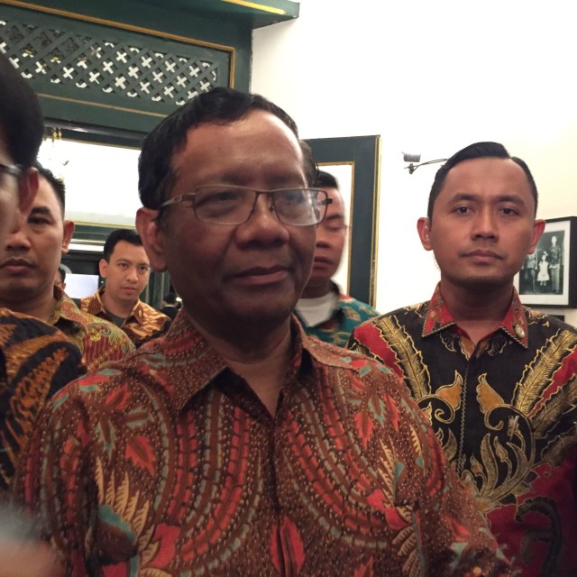 Mahfud MD usai Silaturahmi Akademisi DIY di Royal Ambarukmo Hotel, Sleman, DI Yogyakarta Jumat (15/11). Foto: Arfiansyah Panji Purnandaru/kumparan