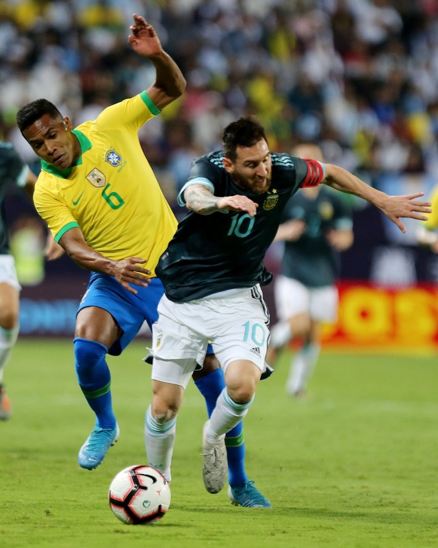 Lionel Messi di laga Brasil vs Argentina. Foto: REUTERS/Ahmed Yosri