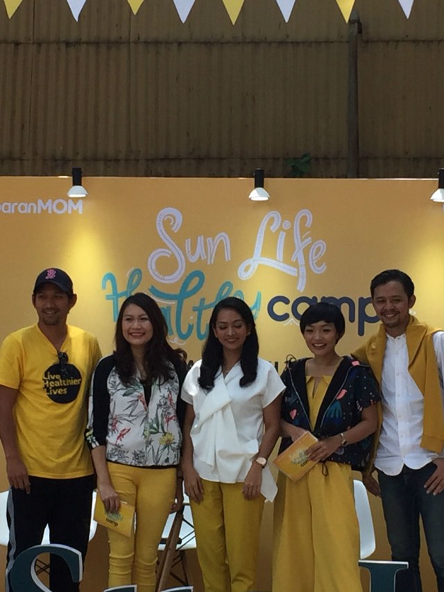 Para pengisi acara Sun Life Healthy Camp di Taman Tengah kumparan, Sabtu (16/11). Foto: Dian Rosalina/kumparan
