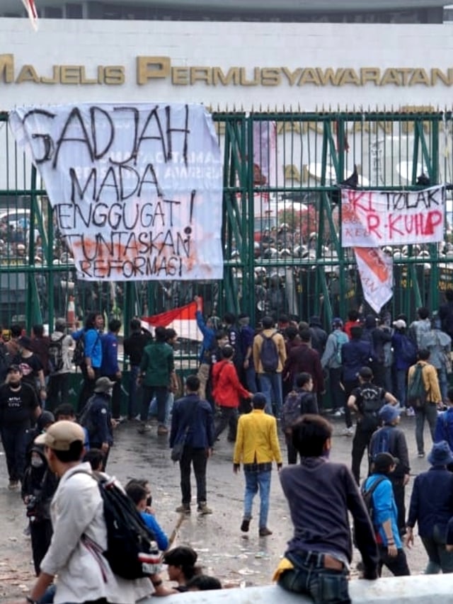 Demo mahasiswa di depan Gedung DPR. Foto: Helmi Afandi/kumparan