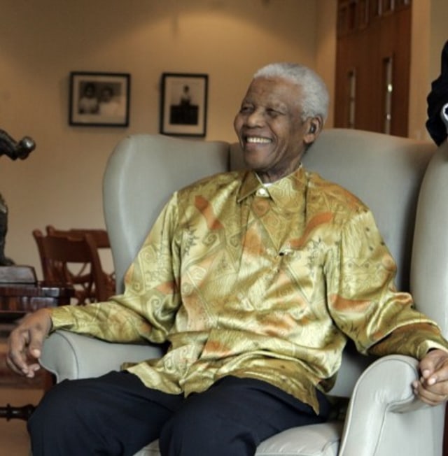 Nelson_Mandela_(cropped).jpg