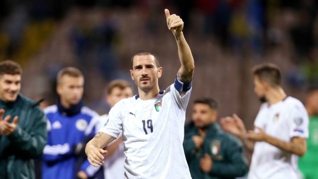 Leonardo Bonucci merayakan kemenangan Italia atas Bosnia-Herzegovina. Foto: Reuters/Dado Ruvic