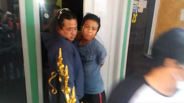 Pelaku teror sperma di Tasikmalaya saat ditangkap. Foto: Dok. Istimewa