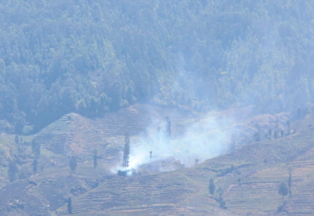 Hutan di Gunung Sumbing yang terbakar Senin (18/11/2019). Foto: ari.
