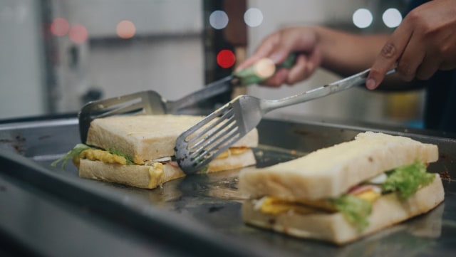 Nikmatnya Menyatap 8 Kuliner Lezat di Jalan Cibadak, Bandung (781)