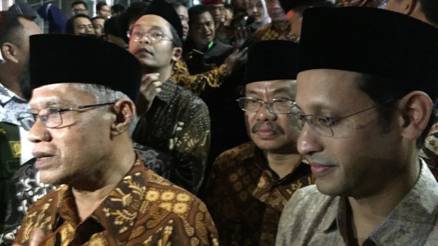 Ketua Umum PP Muhammadiyah, Haedar Nashir dan Mendikbud Nadiem Makarim. Foto: Arfiansyah Panji Purnandaru/kumparan