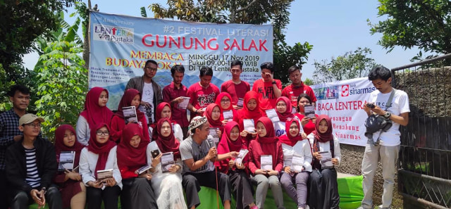 Mahasiswa Unindra Luncurkan Buku "Negeri Hancur Akibat Korupsi" (641)
