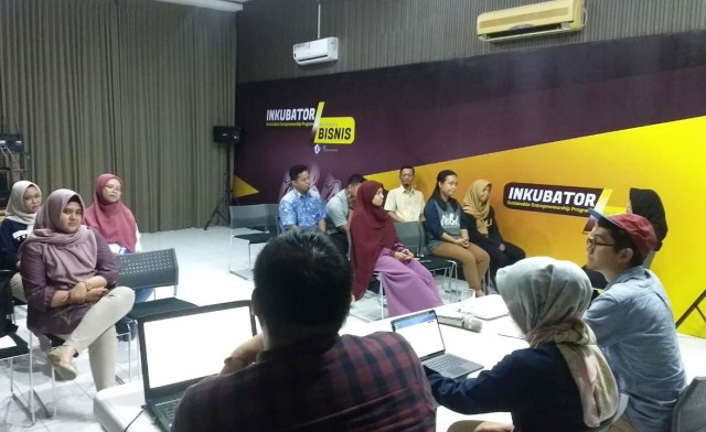 Anggi Goenadi, Tinggalkan Puncak Karier Demi Berdayakan Anak Difabel (86070)