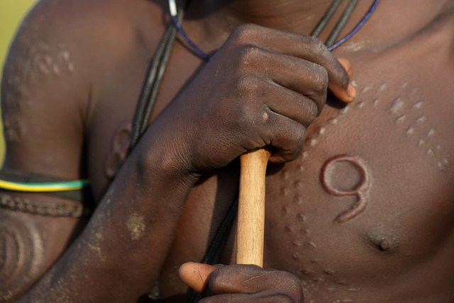 Tradisi Menyayat Perut dan Bukti Kedewasaan Perempuan Suku Tradisi Menyayat Perut dan Bukti Kedewasaan Perempuan Suku