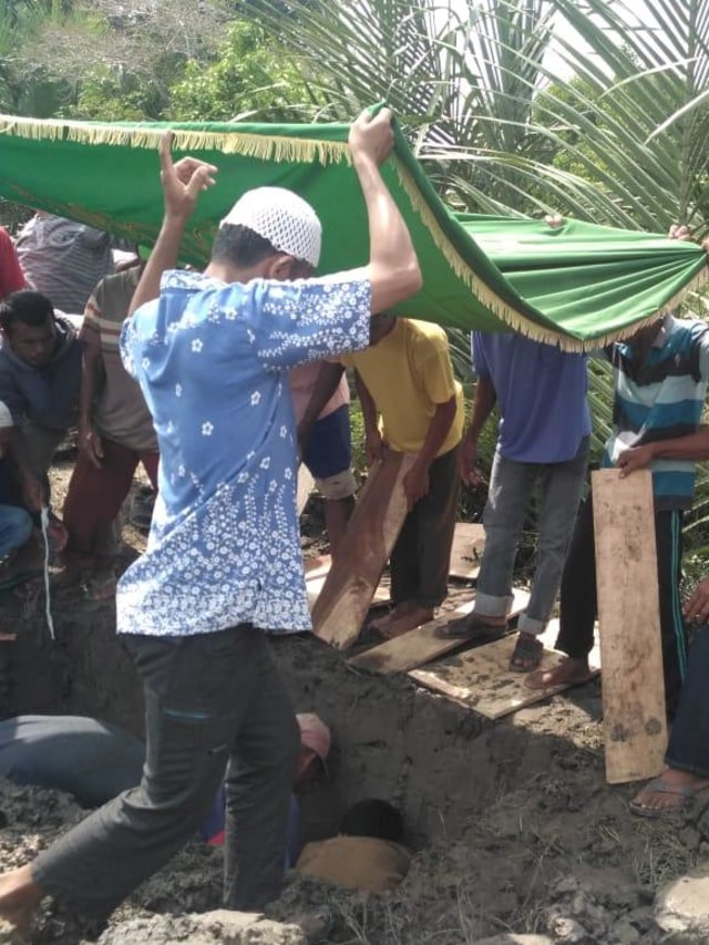 Proses pemakaman jenazah terduga teroris di Medan Belawan. Foto: Dok. Istimewa