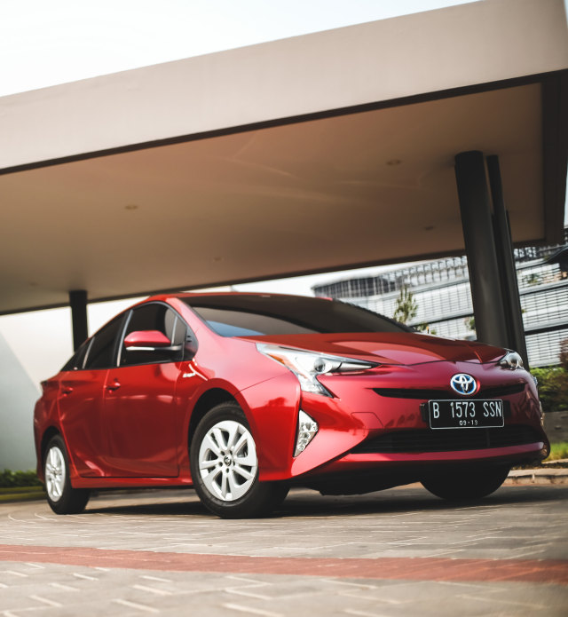 Mencoba Prius Hybrid di Jalan Jakarta, Bebas Ganjil Genap? (145630)