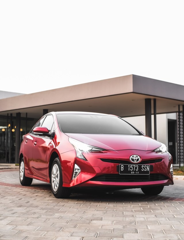 Mencoba Prius Hybrid di Jalan Jakarta, Bebas Ganjil Genap? (145629)