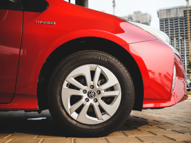 Mencoba Prius Hybrid di Jalan Jakarta, Bebas Ganjil Genap? (145624)