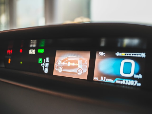 Mencoba Prius Hybrid di Jalan Jakarta, Bebas Ganjil Genap? (145600)