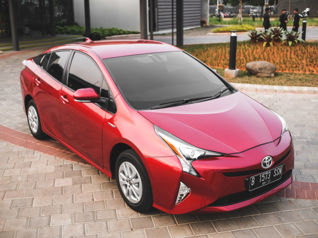 Mencoba Prius Hybrid di Jalan Jakarta, Bebas Ganjil Genap? (145603)