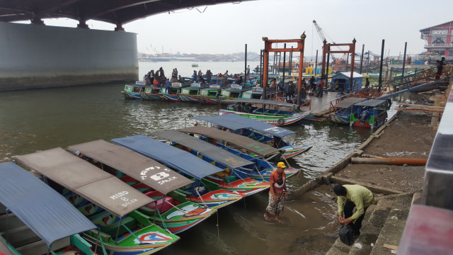 Dermaga Benteng Kuto Besak di bawah Jembatan Ampera Palembang. Foto. Reno Saputra/Urban ID