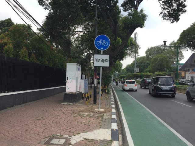Makin Nyaman Bersepeda di Jalur Sepeda Jakarta (68446)