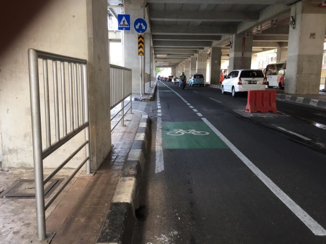 Makin Nyaman Bersepeda di Jalur Sepeda Jakarta (68444)