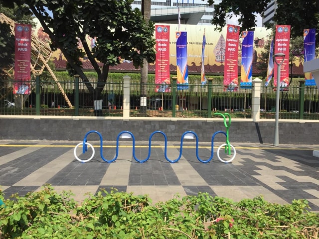 Makin Nyaman Bersepeda di Jalur Sepeda Jakarta (68448)