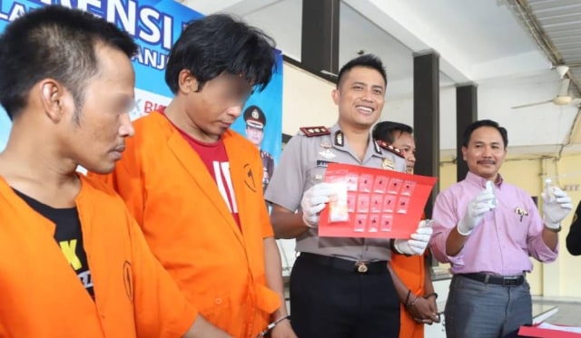 Pesta Sabu di Surabaya, Seorang Bandar dan Kurir Dibekuk