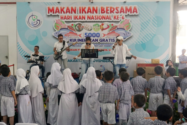 Gerakan Makan Ikan Bersama