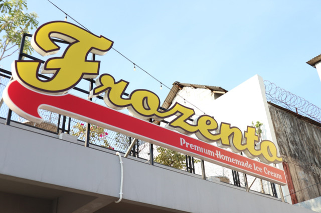 What is the answer to hot sunny day? Of course, ice cream! | Photo by Karja/Nadya