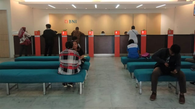 Aktivitas perbankan di Bank BNI Cabang Ambon (Foto: Dok. ambonnesia.com)