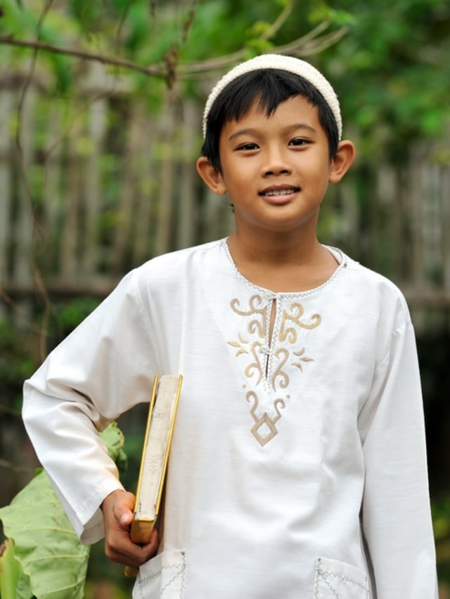 Ilustrasi anak laki-laki muslim.  Foto: Shutterstock