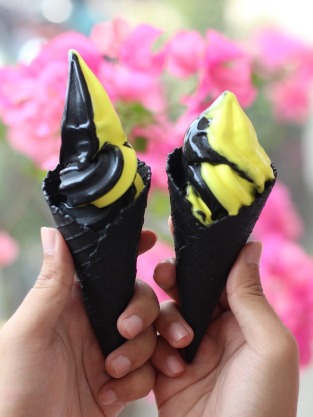 Black Cones. Dok. Black Cones