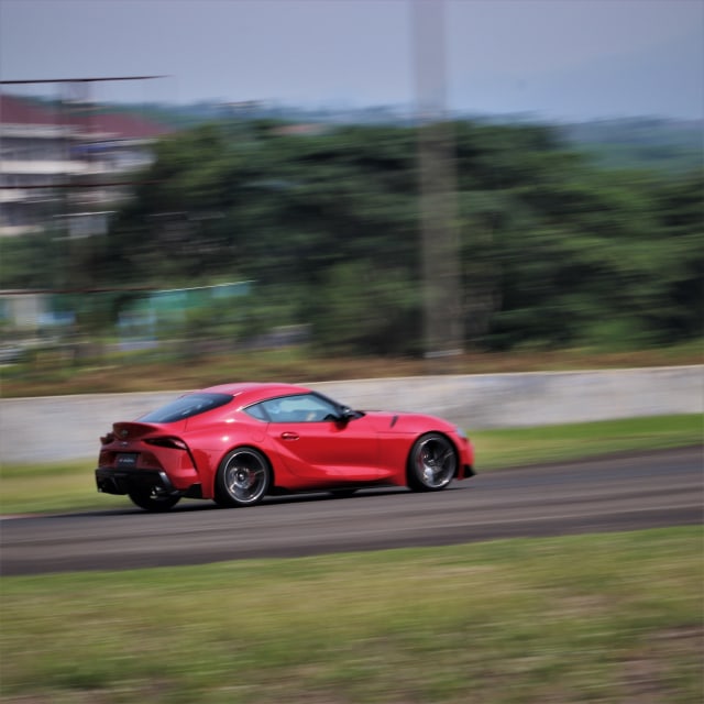 Menaklukkan Sirkuit Sentul dengan Toyota GR Supra (48427)