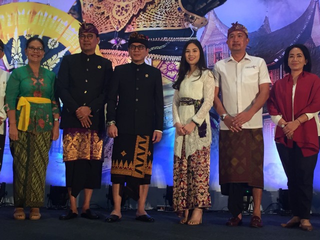 Menteri Pariwisata Wishnutama Kusubandio dan Wakil Menteri Angela Tanoesoedibjo menghadiri acara seminar bertajuk Indonesia Tourism Outlook 2020 di Bali. Foto: Denita br Matondang/kumparan
