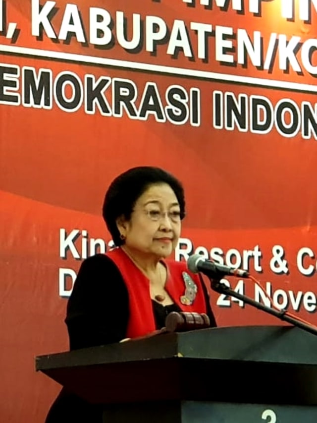 Ketum PDIP Megawati Soekarnoputri memberikan sambutan di Sekolah Pimpinan Dewan, Jumat (22/11/2019). Foto: Dok. PDIP