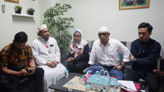 Eggi Sudjana dkk Desak MUI Buat Fatwa soal Sukmawati (133973)