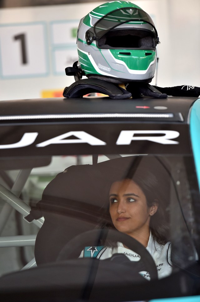 Reema Juffali pembalap perempuan pertama Arab Saudi. Foto: AFP/FAYEZ NURELDINE