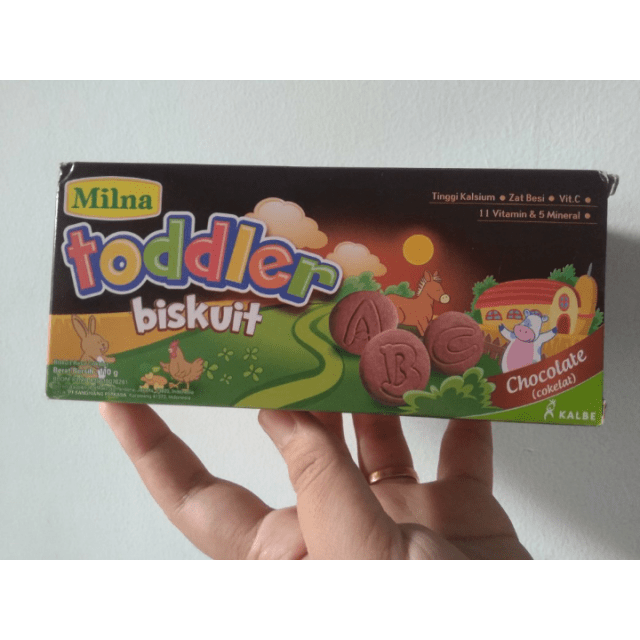 Review Cemilan Kesukaan Kakak: Milna Toddler Biskuit