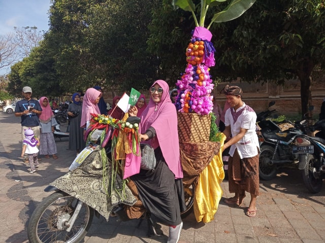 Foto : Meriahnya Pawai Hias Telur Perayaan Maulid Nabi di Polda Bali