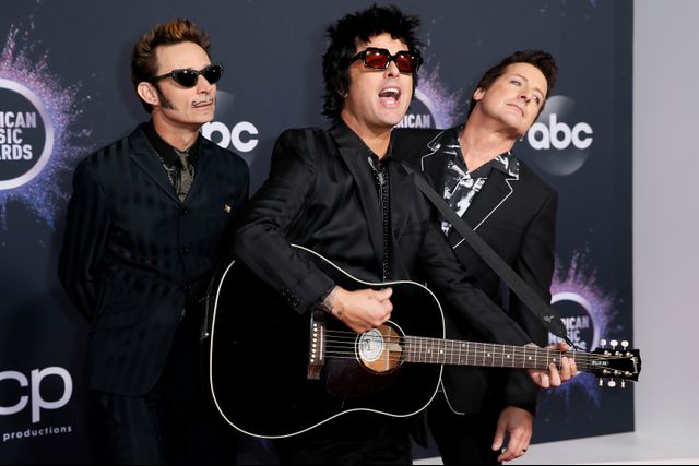 Green Day di acara American Music Awards 2019, Los Angeles, California, AS. Foto: REUTERS/Danny Moloshok