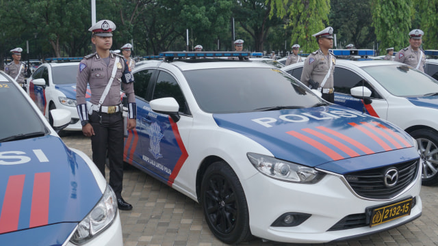 Sejumlah anggota kepolisian mengikuti Apel kesiapan menjelang Operasi Natal dan Tahun Baru (Nataru) 2019 di Parkir Timur Senayan, Jakarta. Foto: Helmi Afandi Abdullah/kumparan 