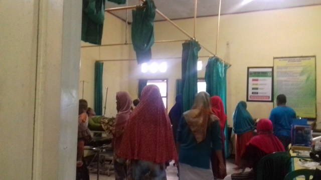 Pasien rawat inap penuhi ruangan di Puskesmas Ranggo. Foto: Vani Oktaviani/Info Dompu