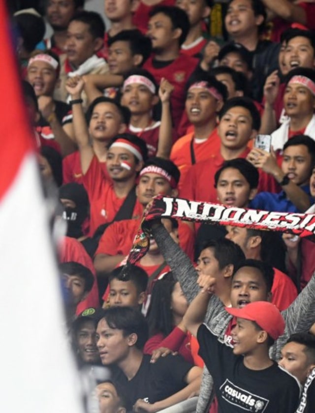 Suporter Timnas Indonesia. Foto: ANTARA FOTO/M Risyal Hidayat