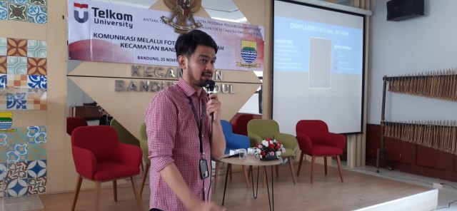 Pelatihan Komunikasi Melalui Foto Bagi Karyawan Kecamatan (260)