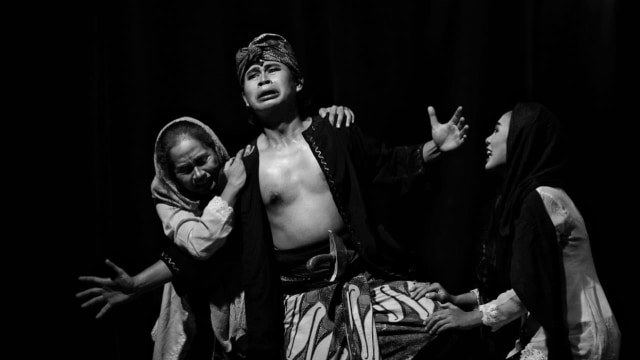 Pementasan teater kelompok Alibi (Foto-foto: Agus Bebeng/bandungkiwari)